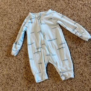 Bamboo like Onesie with Feather Print